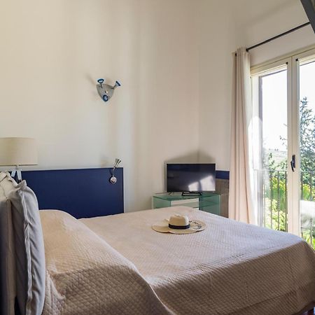 Villa Nunziatina คาร์เลนตินี ภายนอก รูปภาพ
