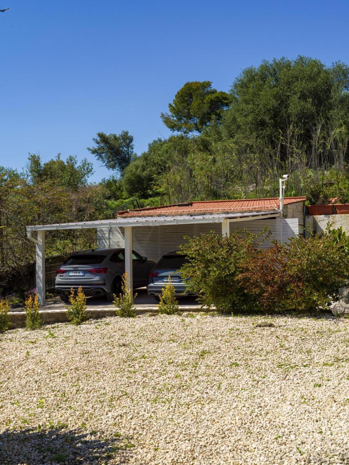Villa Nunziatina คาร์เลนตินี ภายนอก รูปภาพ
